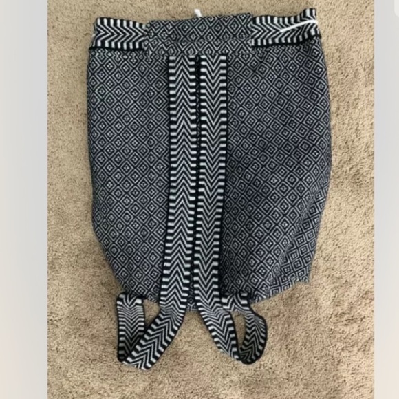 Peruvian Wool Backpack w/ Llama Pocket - Picture 3 of 4